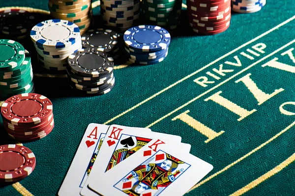 Hình ảnh bàn chơi Seven Card Stud