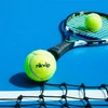 Hình ảnh sân tennis và vợt, tượng trưng cho cá cược tennis