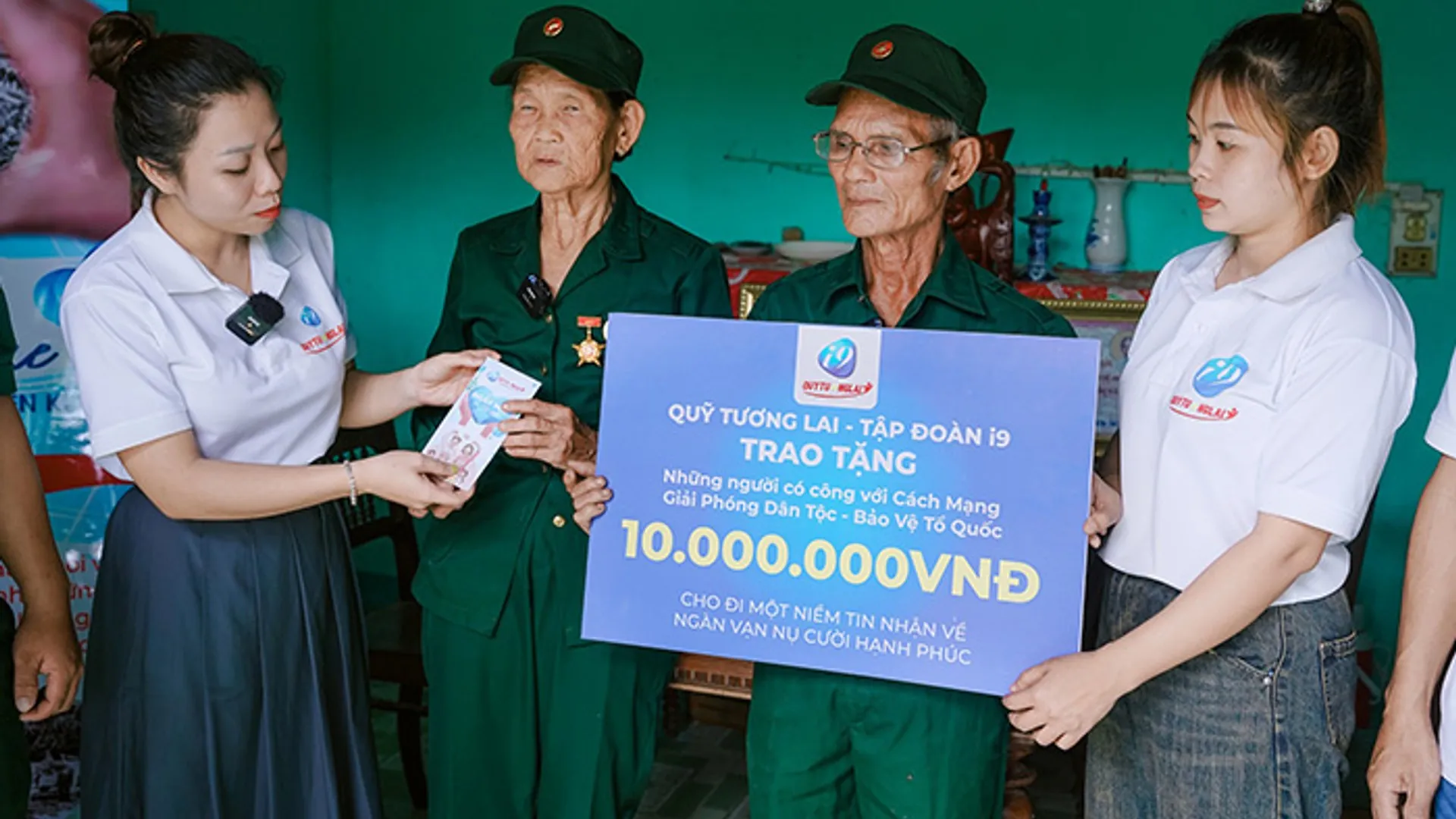 Đội ngũ hỗ trợ khách hàng RIKVIP chuyên nghiệp