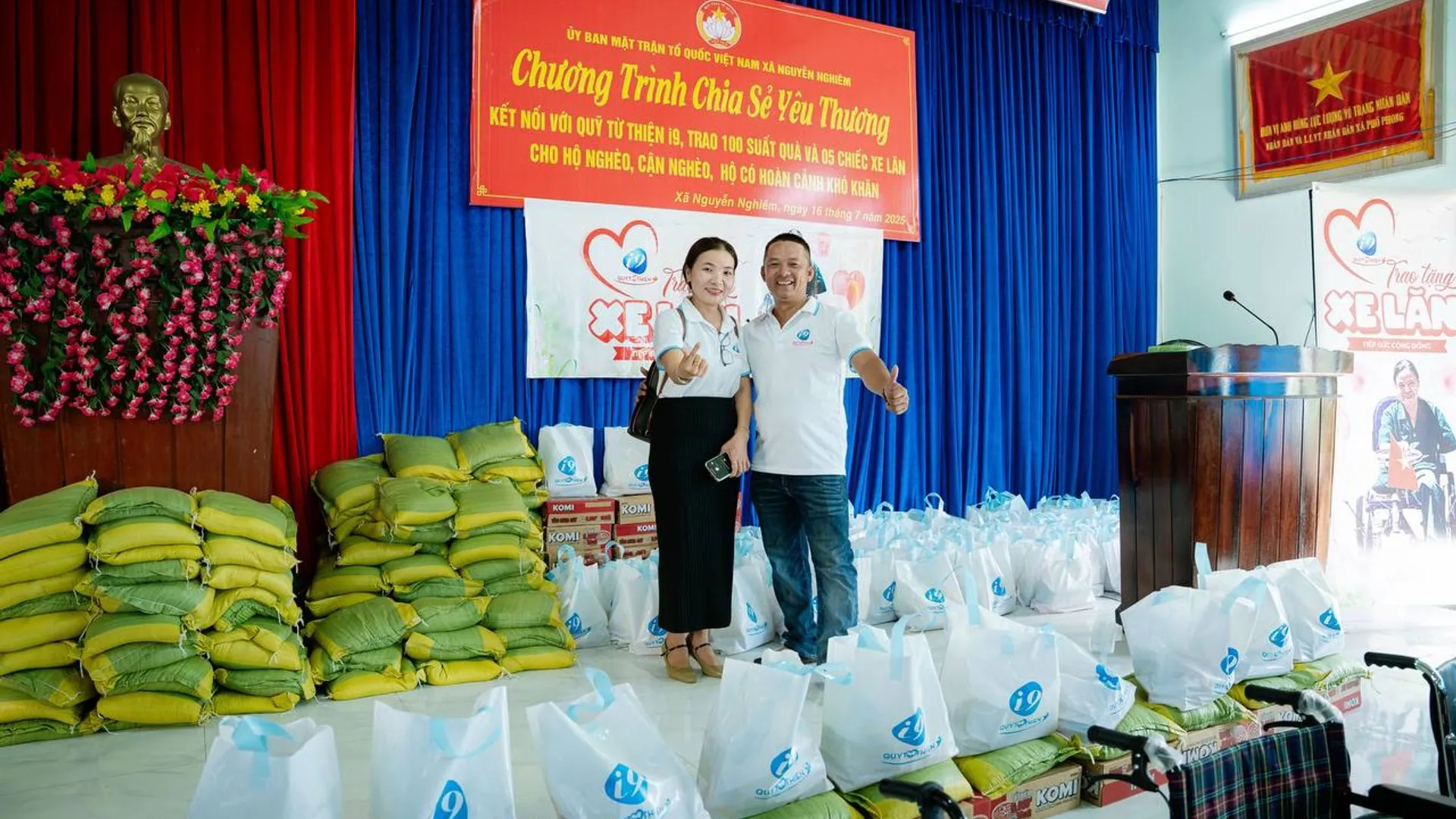 Hình ảnh đại diện cho việc gửi phản hồi và hỗ trợ cộng đồng RIKVIP